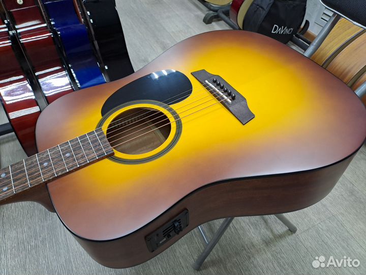 Гитара электроакустическая с подключением дредноут
