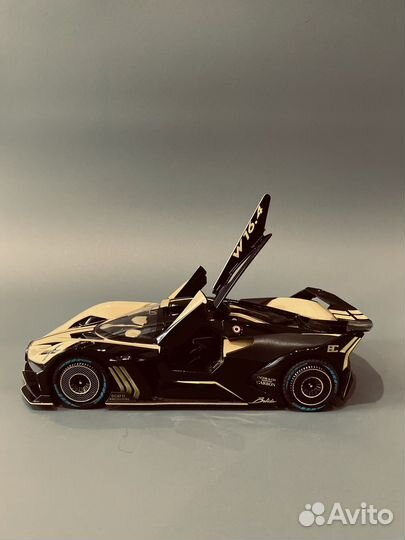 Модель Bugatti Bolide 1:24
