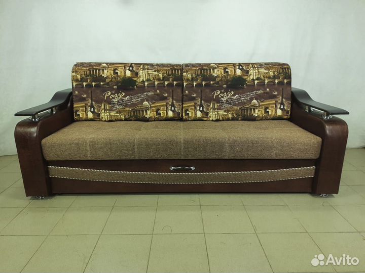 Диван на металлокаркасе