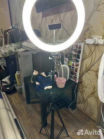 Кольцевая лампа со штативом