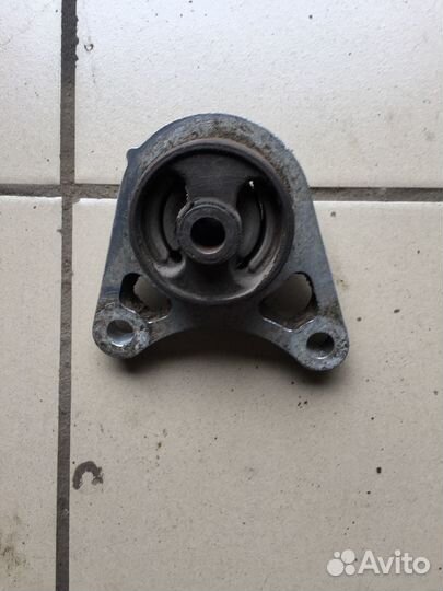 Опора подушка кронштейн Land Rover Freelander 1