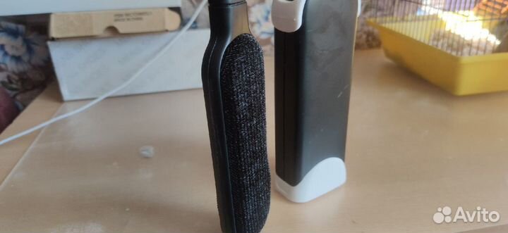 Самоочищающаяся щетка для одежды Leomax