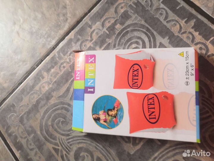 Круг-самолётик, нарукавники, очки