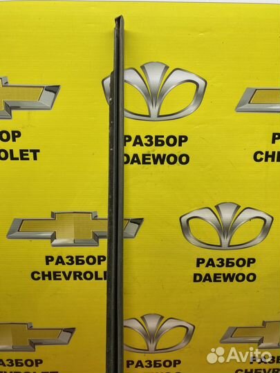 Молдинг стекла chevrolet cruze