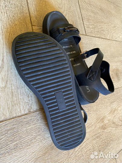 Босоножки 38