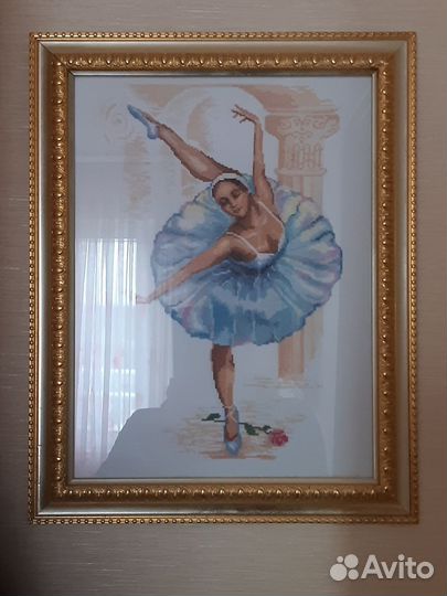 Картина вышитая