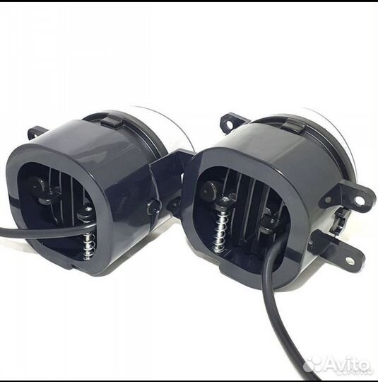 Противотуманные фары Toyota Premio LED туманки