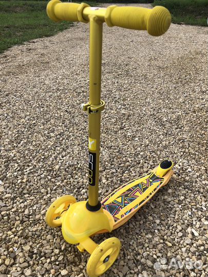 Самокат Городской Y-scoo желтый