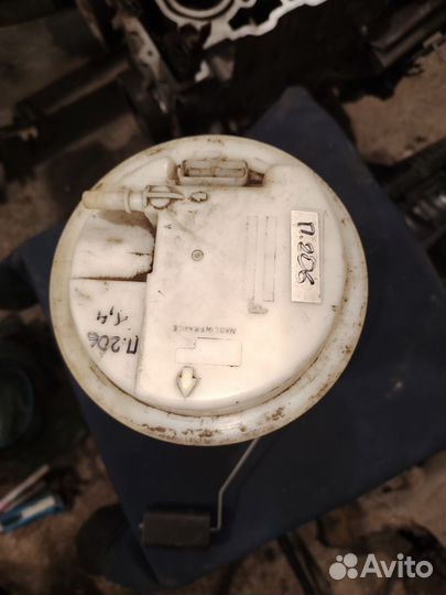 Бензонасос Peugeot 206 1,4