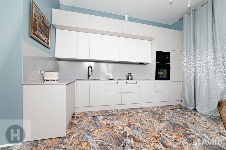 Кухня угловая белая