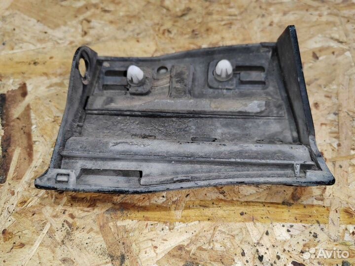 Молдинг крыла переднего правого Audi Q5 8R 2012