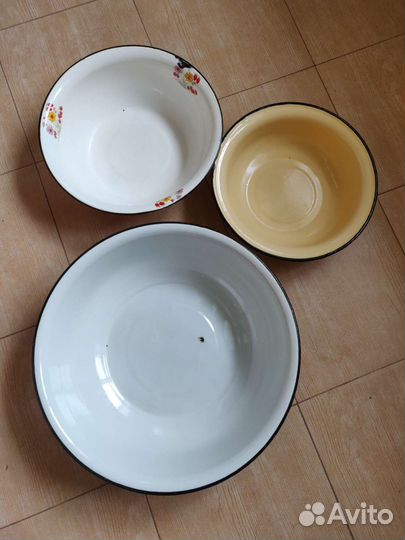 Эмалированный таз