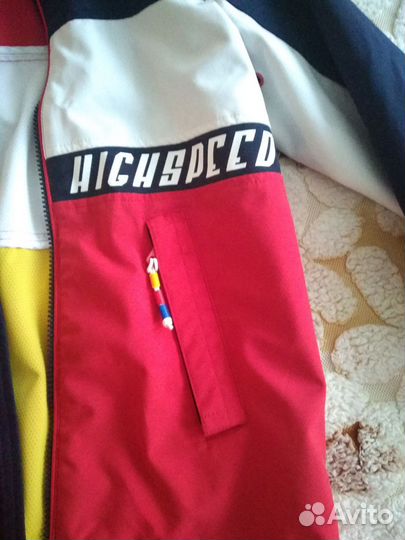 Куртка на мальчика 9-10 лет