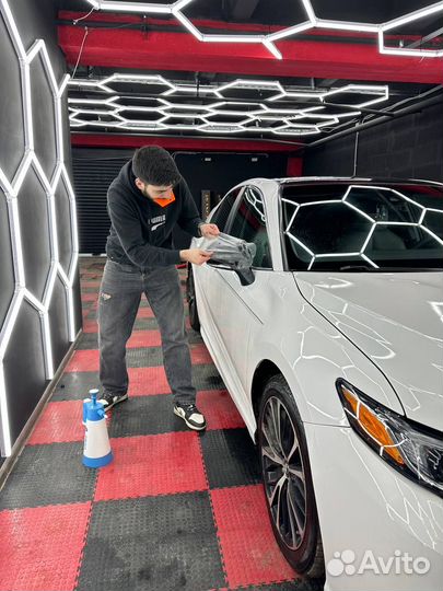 Оклейка автомобиля пленкой. Бронирование авто