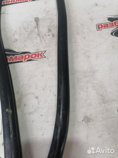 Уплотнитель (внутри) Mazda 6 2.0 GH