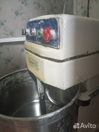 Тестомесильная машина бу на 20 литров