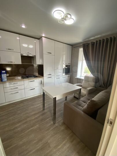 2-к. квартира, 55 м², 4/6 эт.