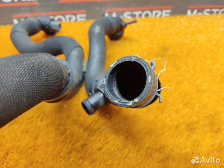 Патрубок системы охлаждения Volkswagen Passat B7