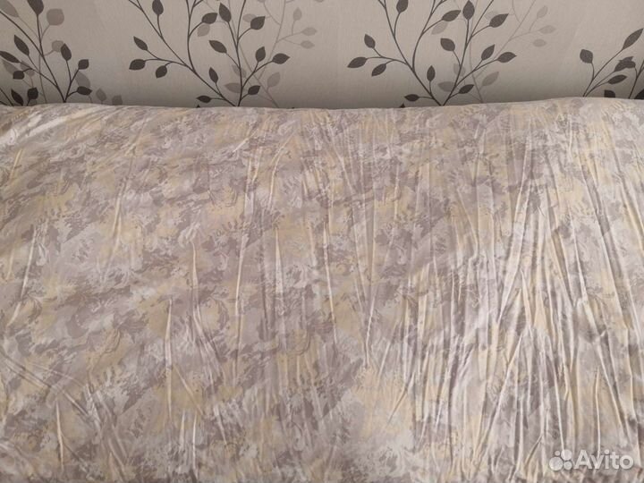 Пуховая перина и подушки