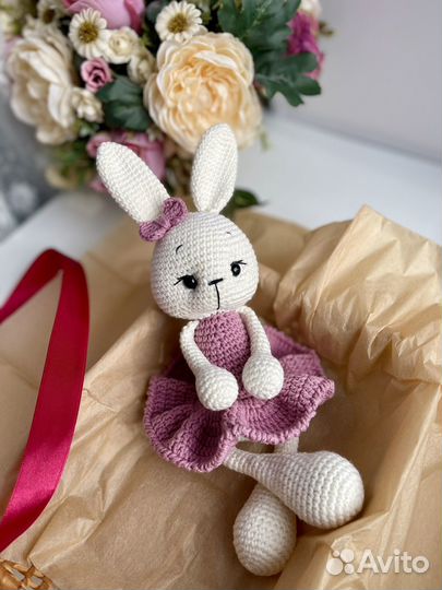 Вязанный заяц ручной работы