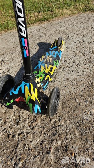 Самокат детский со светящимися колесами