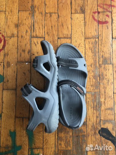 Сандалии crocs