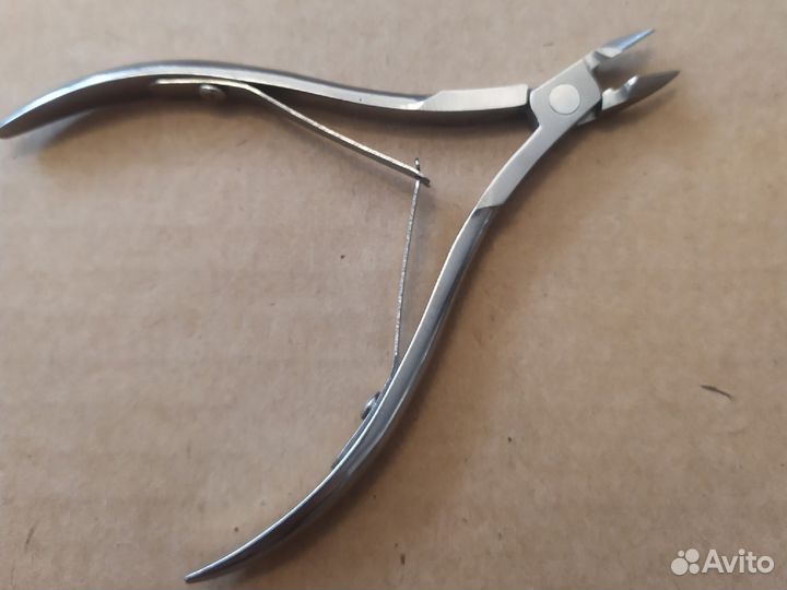 Щипчики для кутикулы