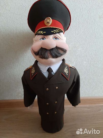 Кукла бар, Генерал, новая