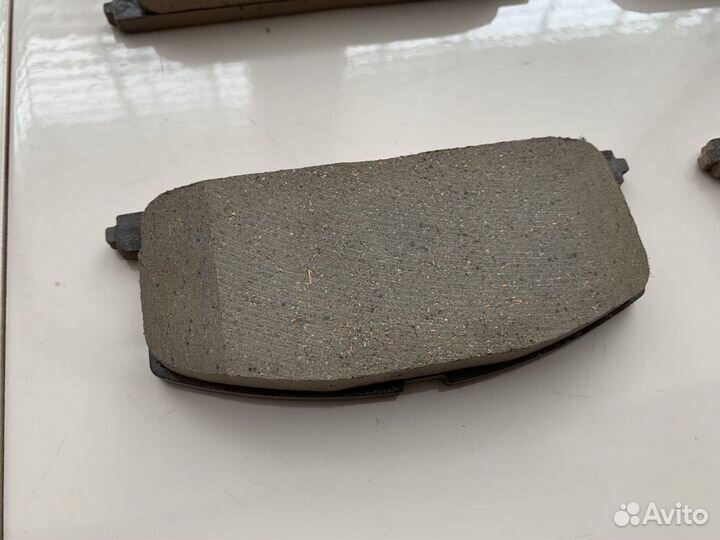 Передние колодки Toyota Camry Vista Celica Avensis