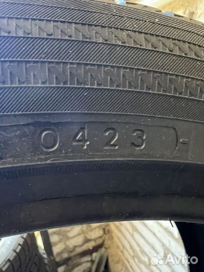 Yokohama BluEarth Winter V906 285/40 R21