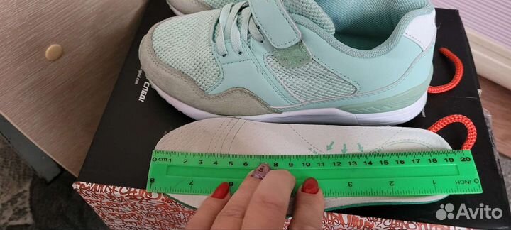 Кроссовки для девочки