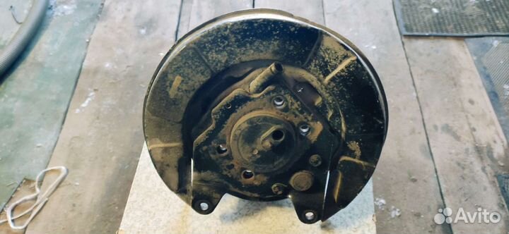 Ступица в сборе на Мицубиси ланцер 10