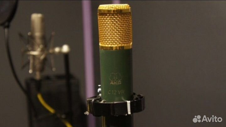 Студийный ламповый микрофон AKG C12VR