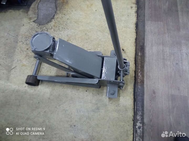 Продам подкатной гидравлический домкрат 