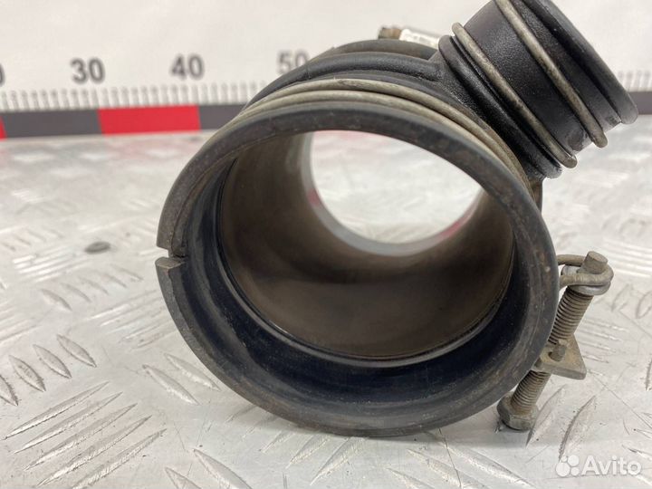 Б/У трубка воздухозаборника (патрубок, шланг)