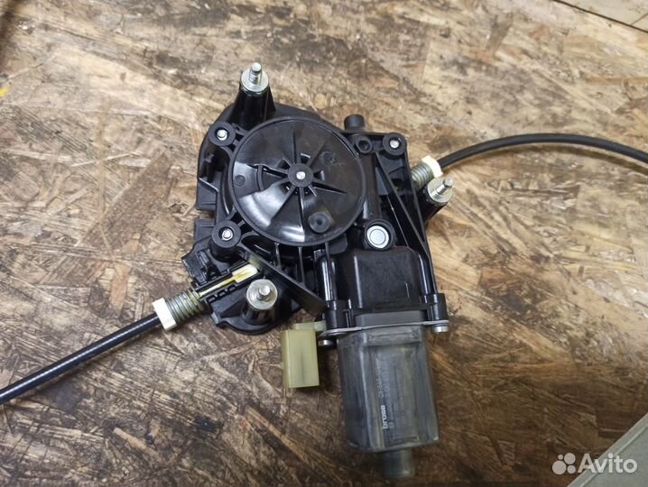 Стеклоподъемник передний левый LADA Vesta