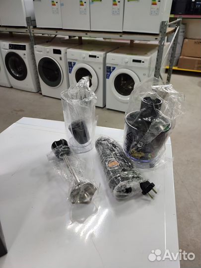 Новый Погружной блендер redmond RHB-2985, черный