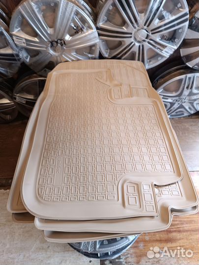 Бежевые коврики на Хонда CRV с 1013г.в