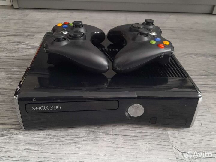 Xbox 360 S прошитый фрибут аврора 40игр