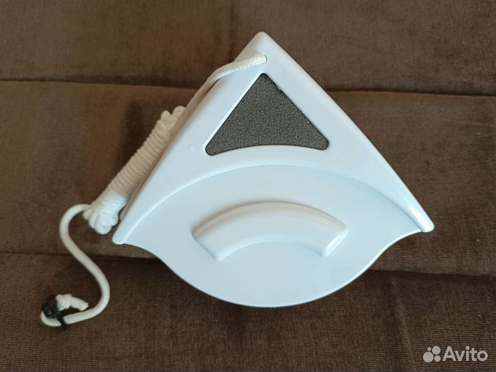 Магнитная щётка для мытья окон