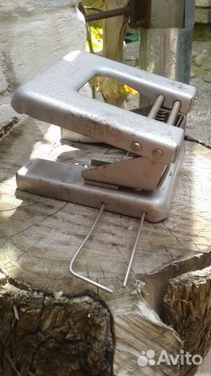 Дырокол СССР по бумаге