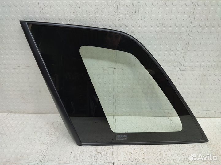 Стекло кузова левое Suzuki Grand Vitara 2 JT