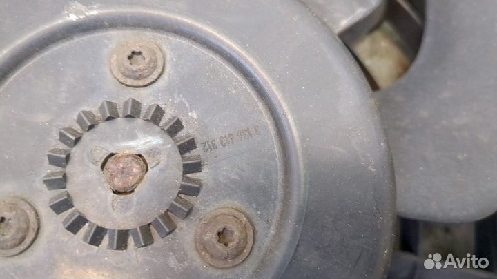 Вентилятор радиатора Opel Zafira B, 2011