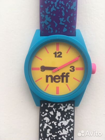 Часы разноцветные neff