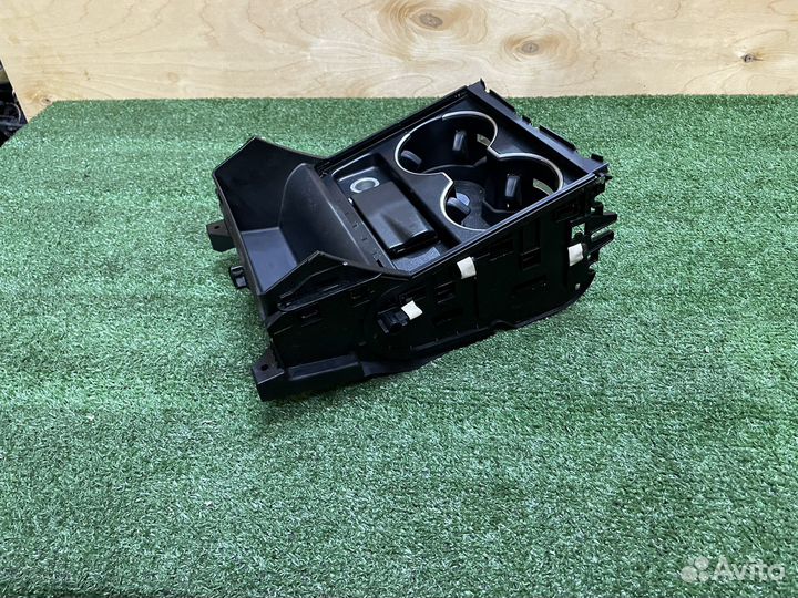 Подстаканник в подлокотник на Мерседес w166