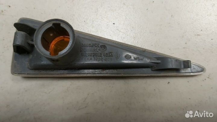 Повторитель указателя поворота Renault Megane