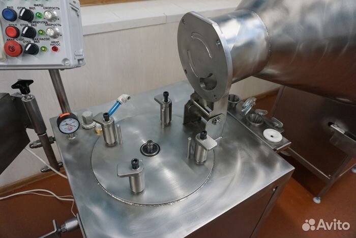 Шприц вакуумный колбасный, дозирующий шнековый