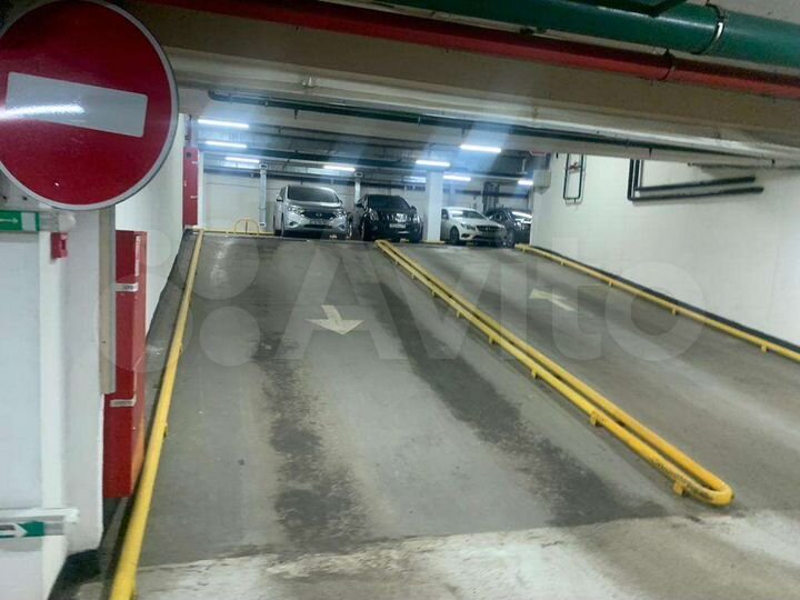 Машиноместо, 13 м²