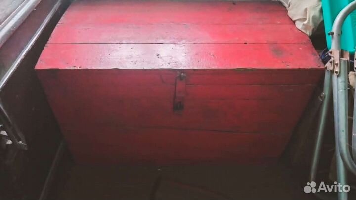 Сундук деревянный старинный