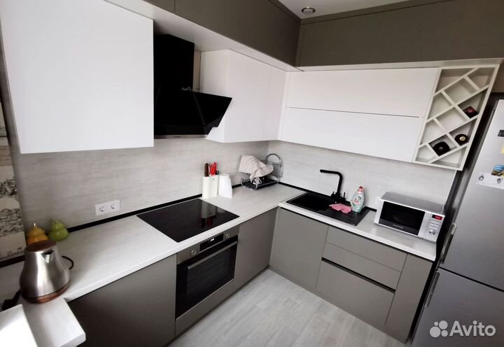 Кухонный гарнитур угловой в потолок на заказ